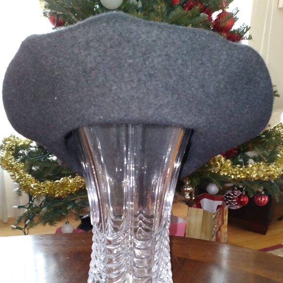 Elegant Classic Beret, Wool 100 %, Made in Europe - Picture 2 of 4
